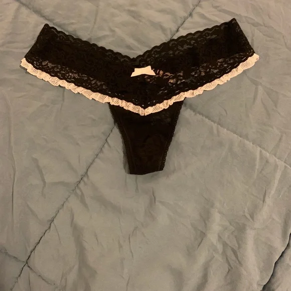 Two NWT Victoria’s Secret Thongs - Picture 2 of 7